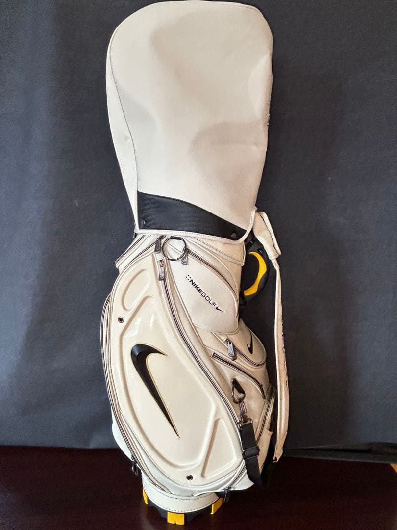 【美品】【おまけ付き】ナイキゴルフNIKEキャディバッグ ホワイト