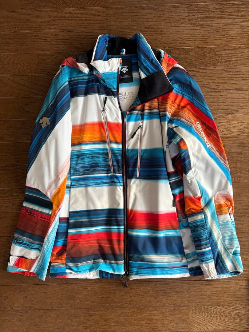 中古品　スキーウェア 上下セット　DESCENTE　Mサイズ