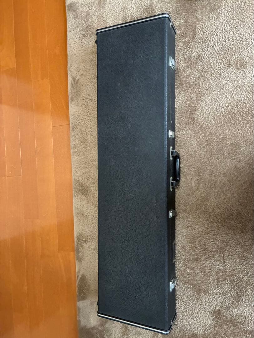 三味線・全長約99cm ハードケース・撥・駒のセットになります