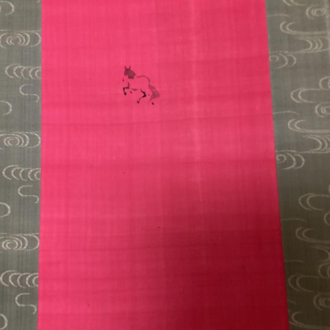 中国画　　肉筆画　【　通玄仙人瓢箪から駒之図　】　朱の絹本下地に水墨　381