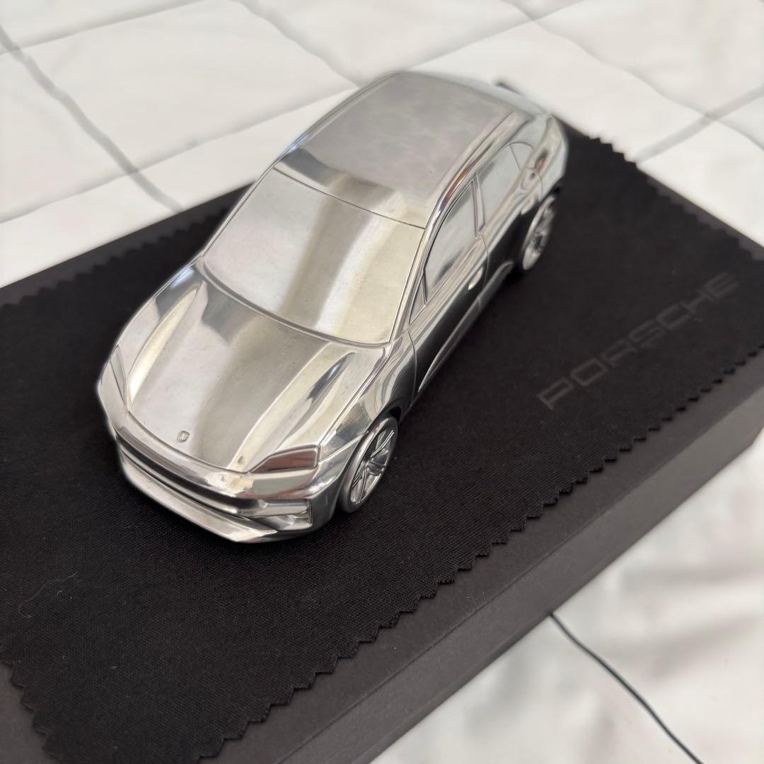 【非売品】ポルシェ マカン　ペーパーウェイト ミニカー　メタル製