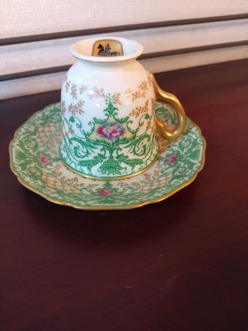 ブラックナイト　アンティークデミタスカップ＆ソーサー４客