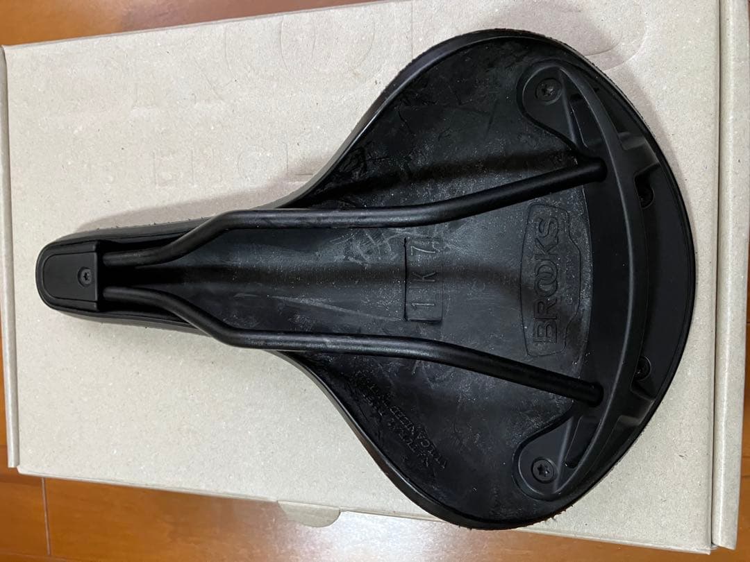 BROOKS カンビウムオールウェザーC17 黒