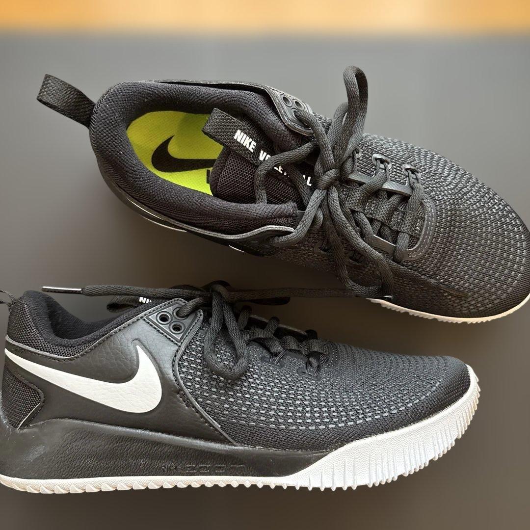 NIKE バレーボールシューズ　24.5cm