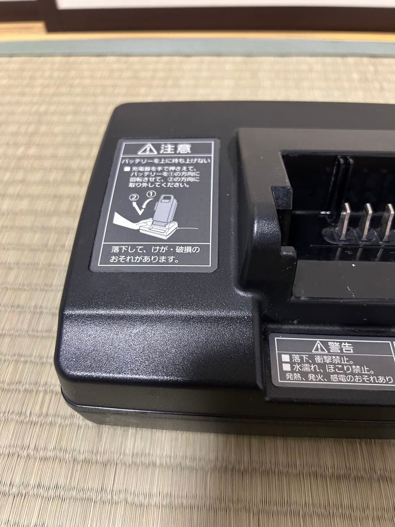 Panasonic バッテリー充電器 NKJ073Z