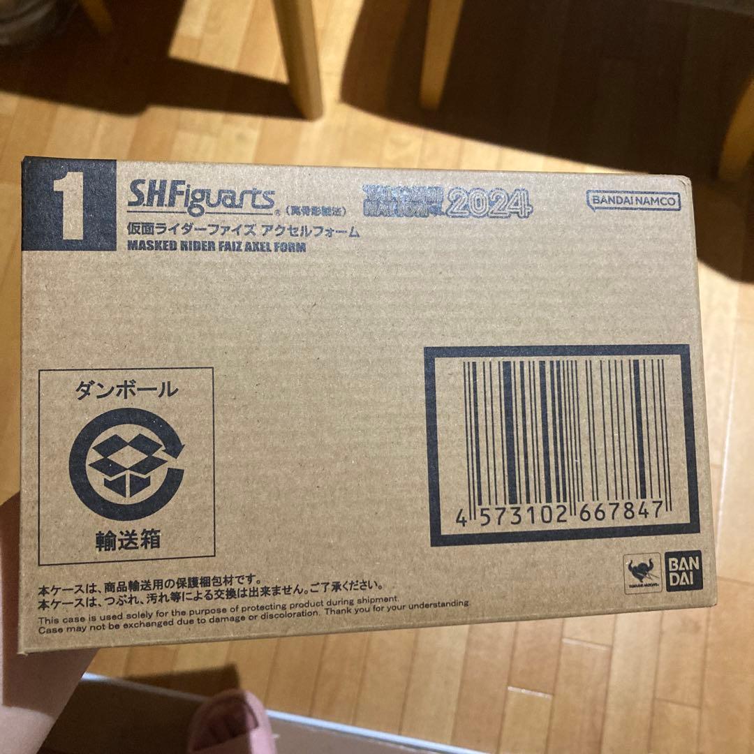【輸送箱未開封】　真骨彫　仮面ライダーファイズ　アクセルフォーム　バンダイ