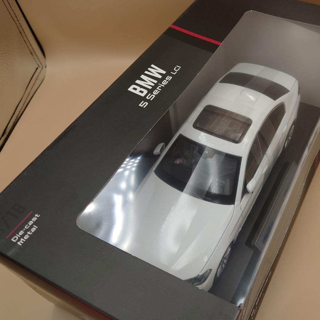 1/18  530Li ホワイト ダイキャスト製ミニカー