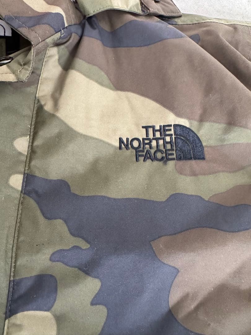 The North Face 子ども用迷彩スキーウェアセット140