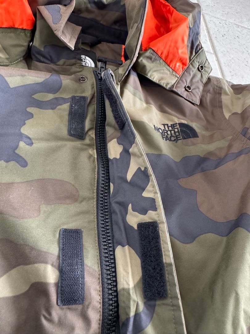 The North Face 子ども用迷彩スキーウェアセット140