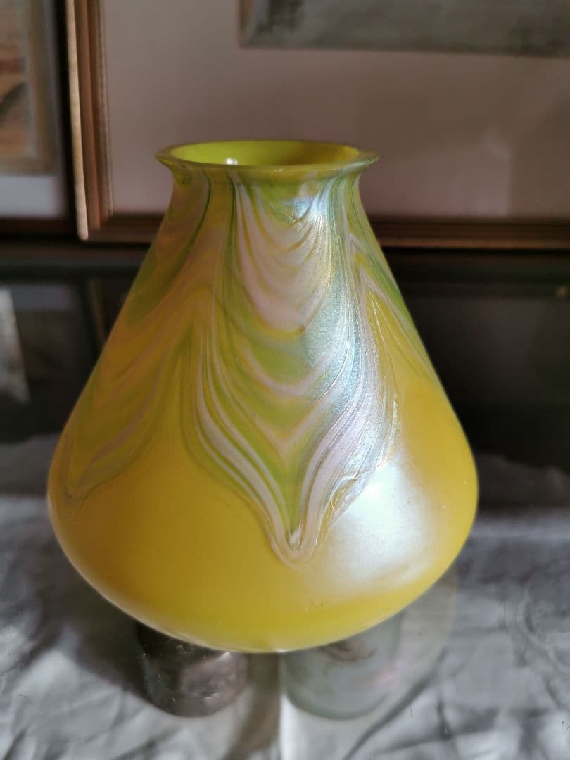 ランプシェイドのみ：アンティーク 玉虫黄色&翠&乳白&桜 ファブリル系虹彩ガラス