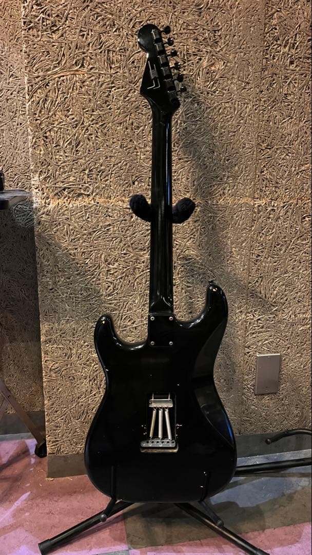 フェルFST-65ネック・アッセン＆ムーン・オーダーボディ・ストラトキャスター