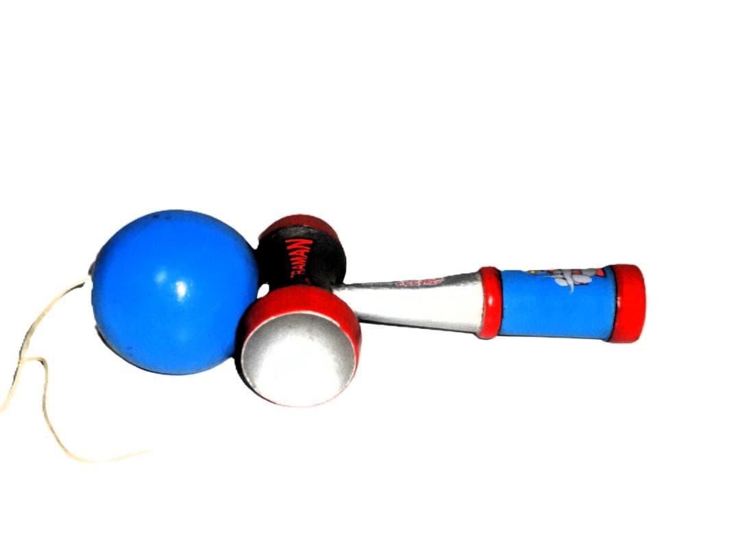 ⑯ウルトラマンけん玉　2016年ウルトラマン放送開始５０周年記念品