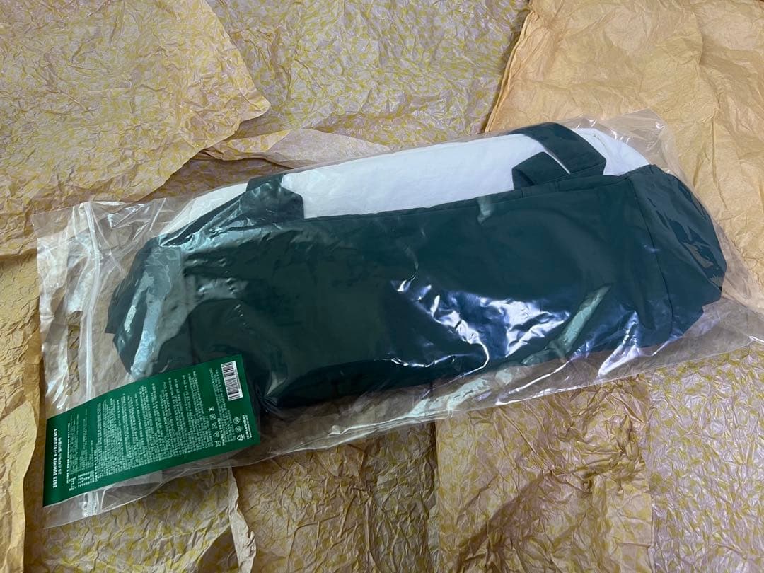 韓国スタバ　ラコステ バッグ グリーン スターバックス　LACOSTE