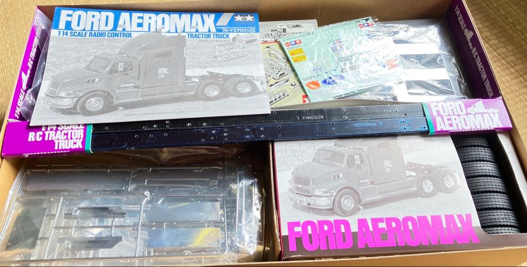 タミヤフォード、エアロマックストレラー限定キット、電装キット付き