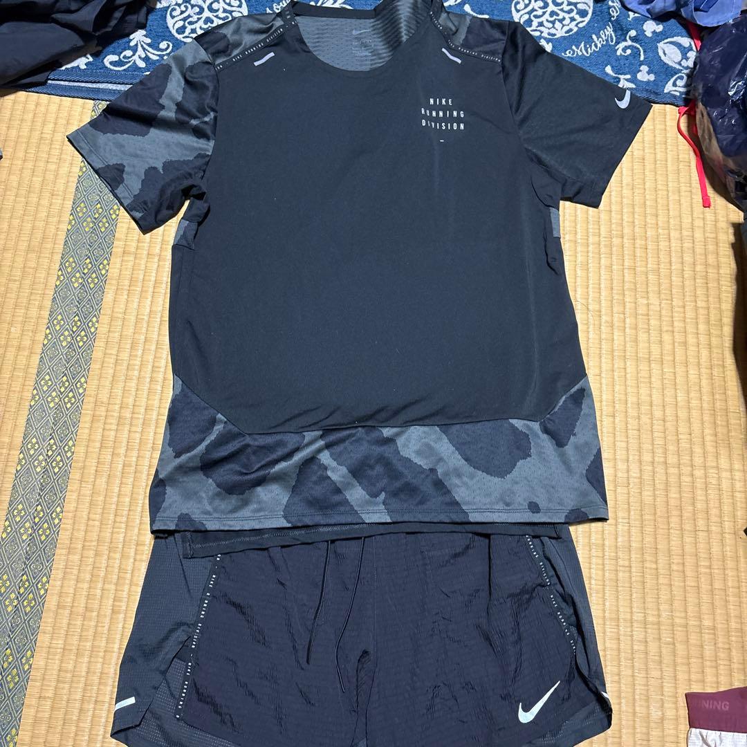 Nike Running Division DRI-FIT Tシャツ