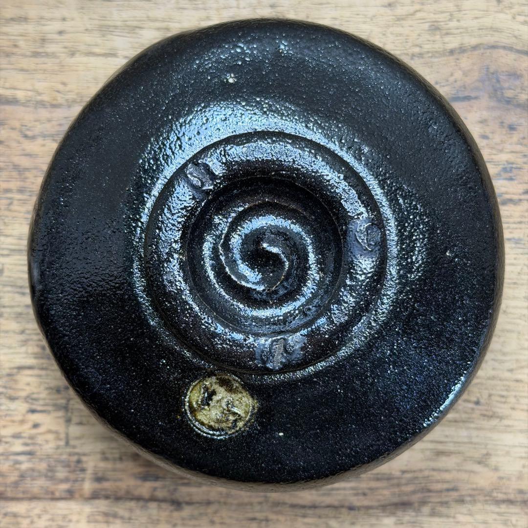 a785 送料込 一楽造 黒茶碗 黒楽 在銘 四方桟共箱 茶道具 抹茶碗