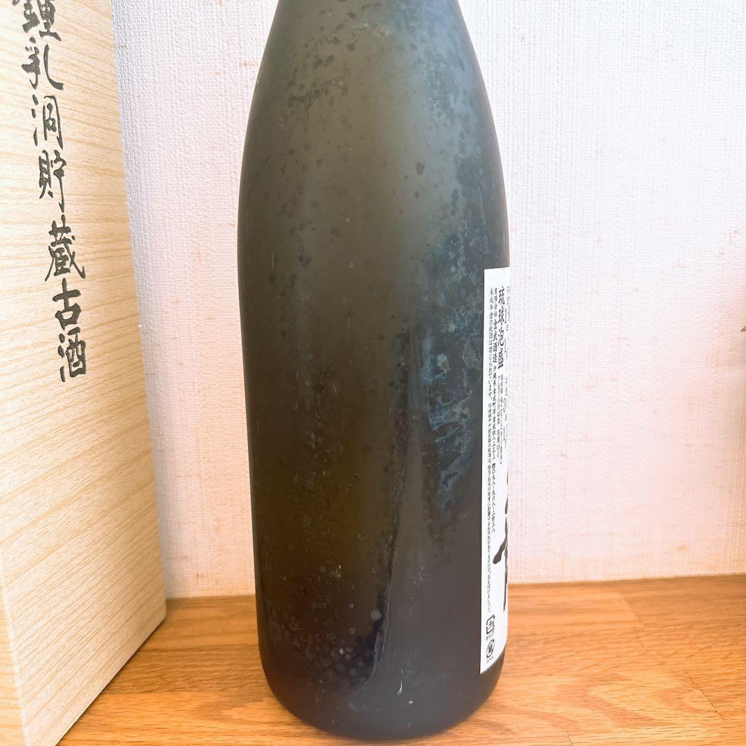 鍾乳洞貯蔵古酒 龍 琉球泡盛 43度 1.8L お酒 沖縄