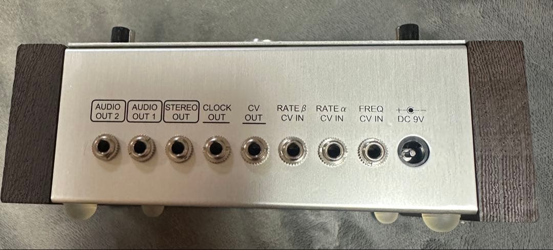 Hikari Instruments Duosモジュラーシンセサイザー