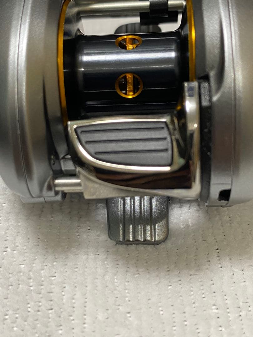 【新品未使用】シマノ　09アルデバランMg 右