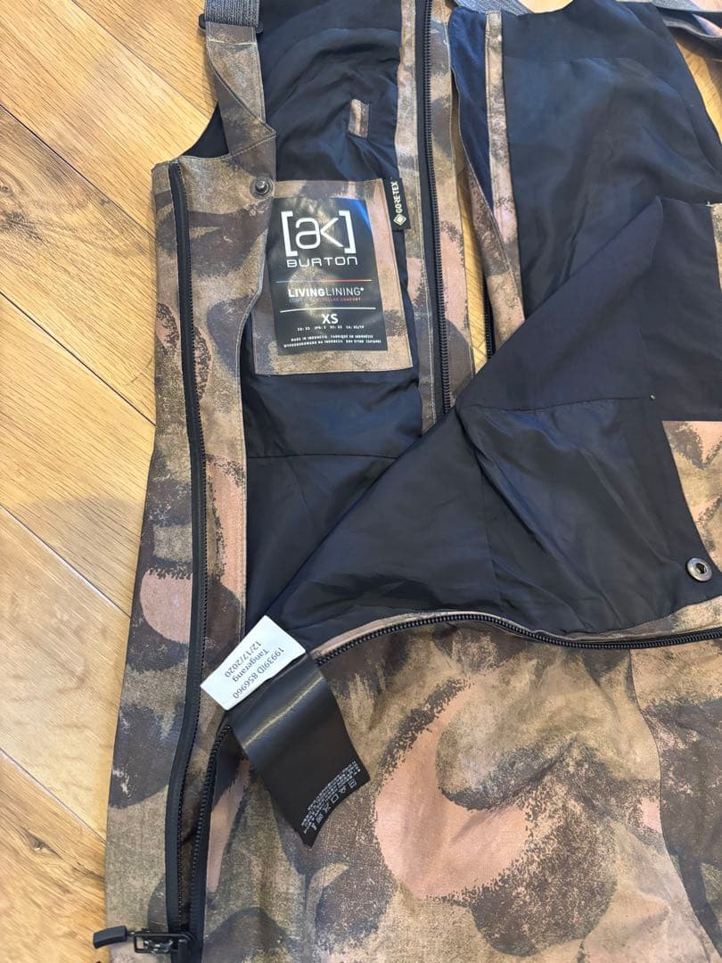 バートン　ak キミー　ビブパンツ　 ゴアテックス　レディース　XSサイズ 美品