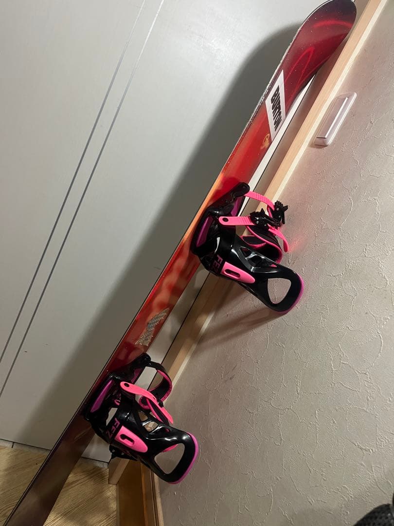 初中級者オールラウンドカービングボード！BILLION 143cm バインセット