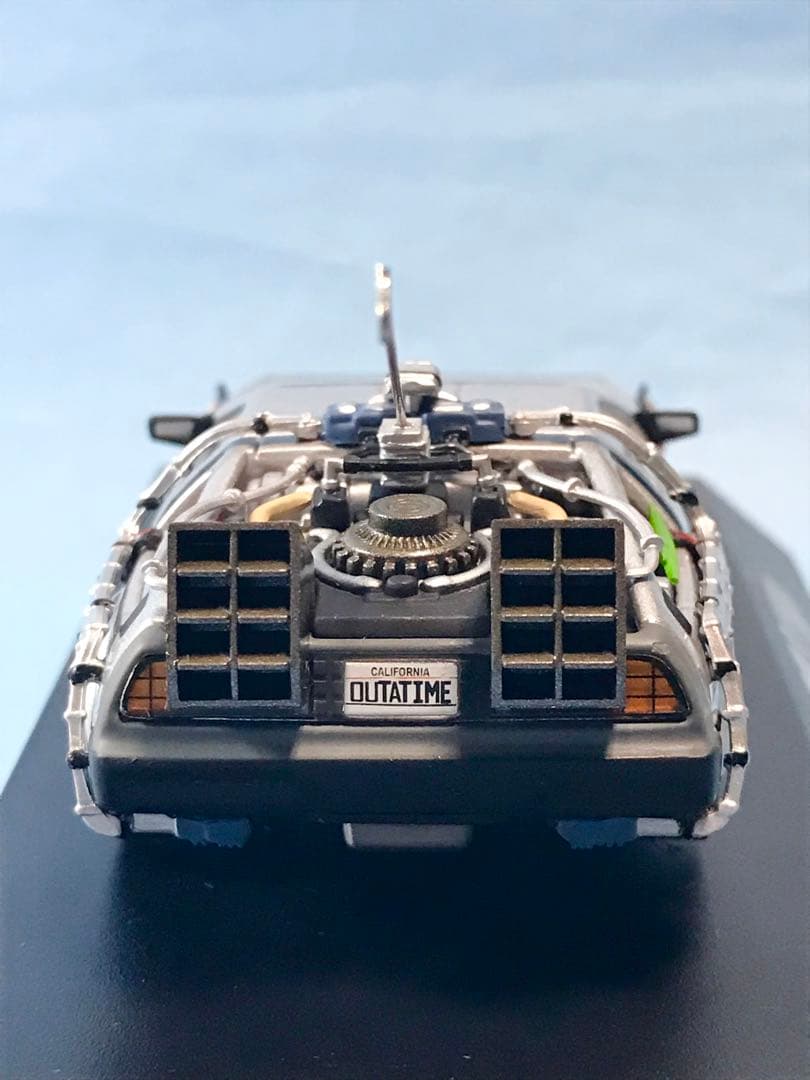 アオシマ スカイネット　バックトゥザフューチャー　デロリアン　1/43ミニカー