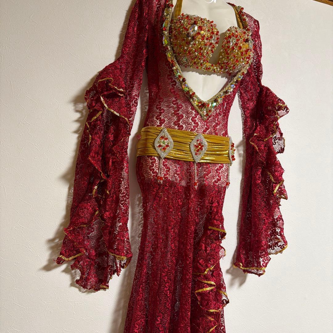 赤いビーズ装飾ベリーダンスセットアップ