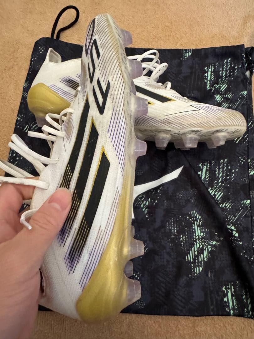 adidas F50 サッカーシューズ ホワイト/ゴールド/ブラック