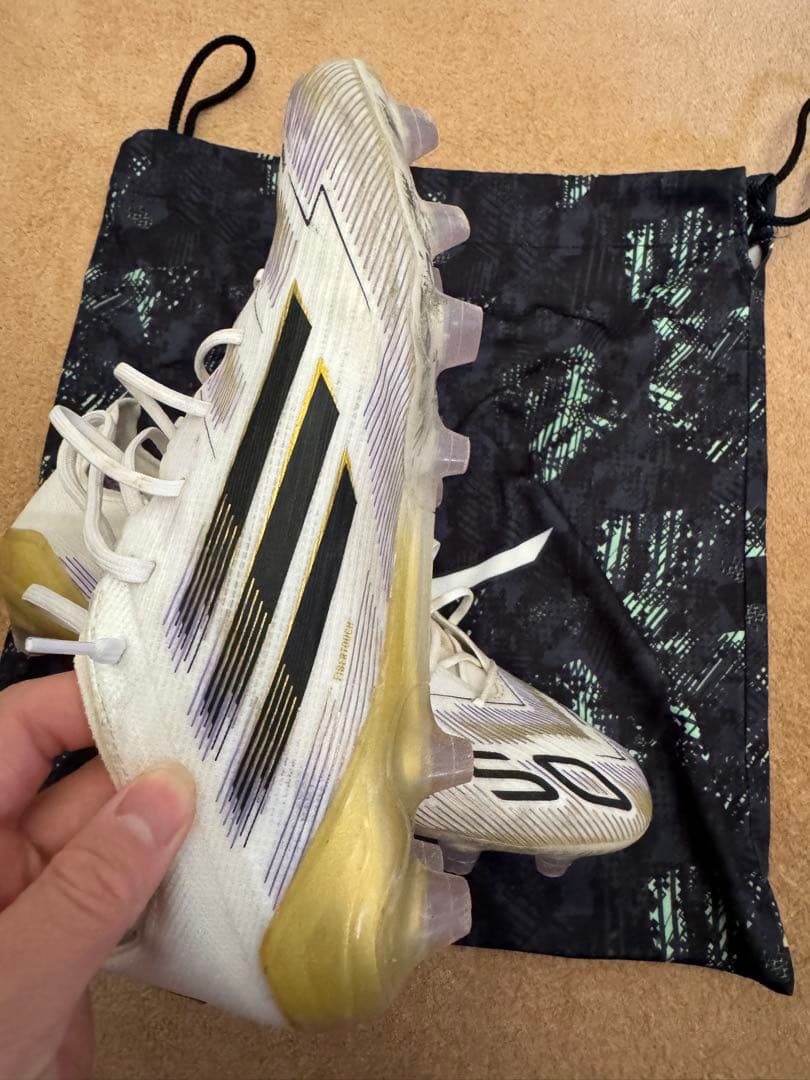 adidas F50 サッカーシューズ ホワイト/ゴールド/ブラック