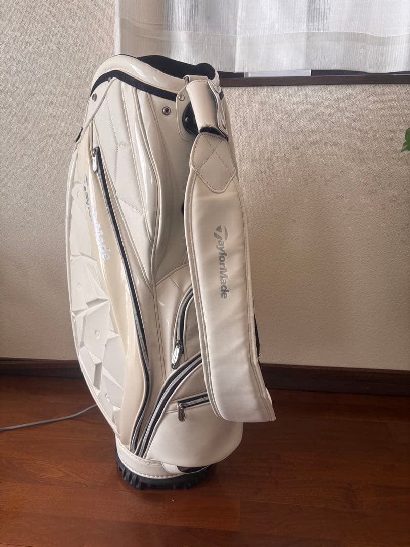 ゴルフキャディバッグ⭐︎テーラーメイド