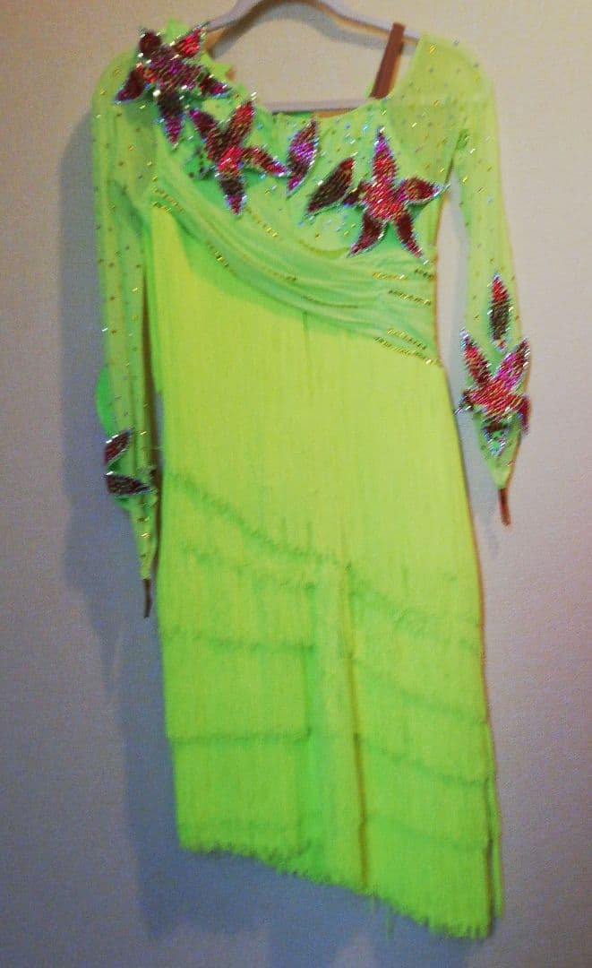 社交ダンス ラテンドレス フリンジ 黄緑 蛍光色