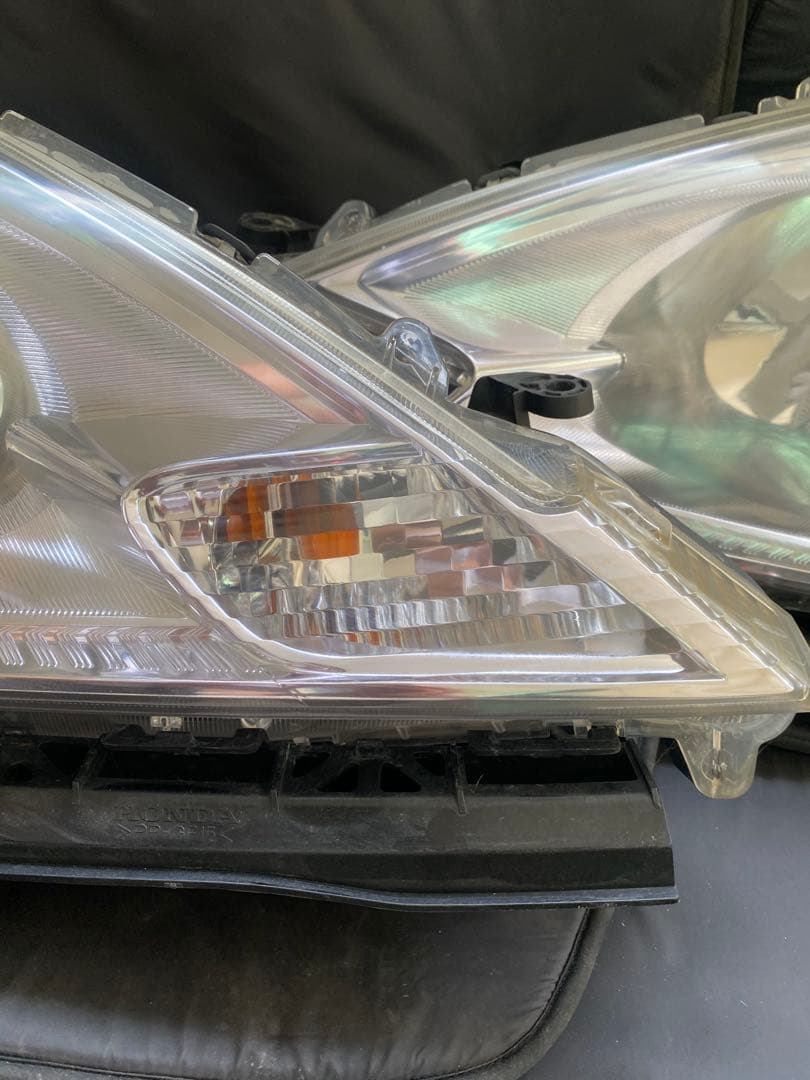 ホンダ フィット ハイブリッド GP1/GP4 純正ヘッドライト 左右セット