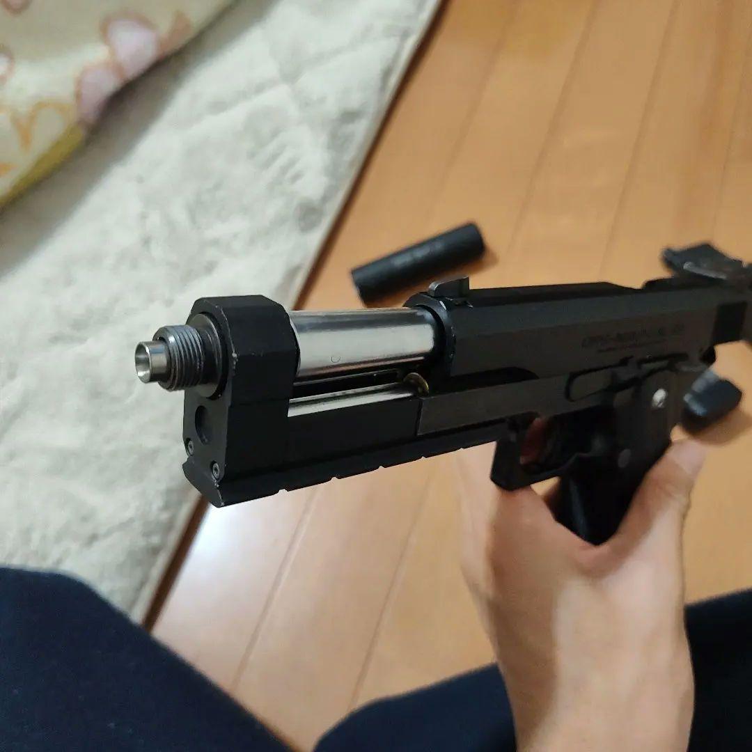 C*O様 東京マルイ ハイキャパ カスタム　 3本マガジン付き　サプレッサーも