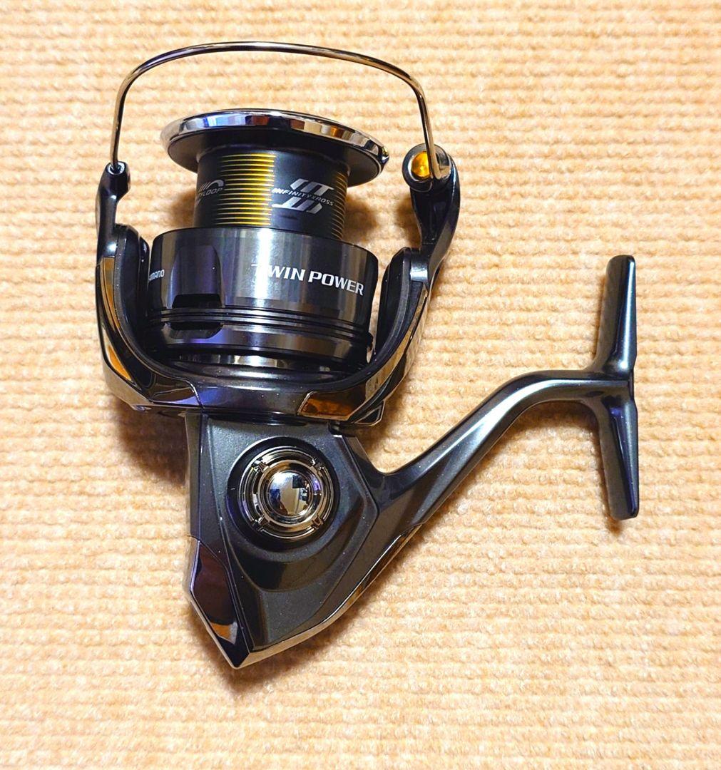 【新品未使用】24ツインパワーC5000XG　シマノ(SHIMANO)