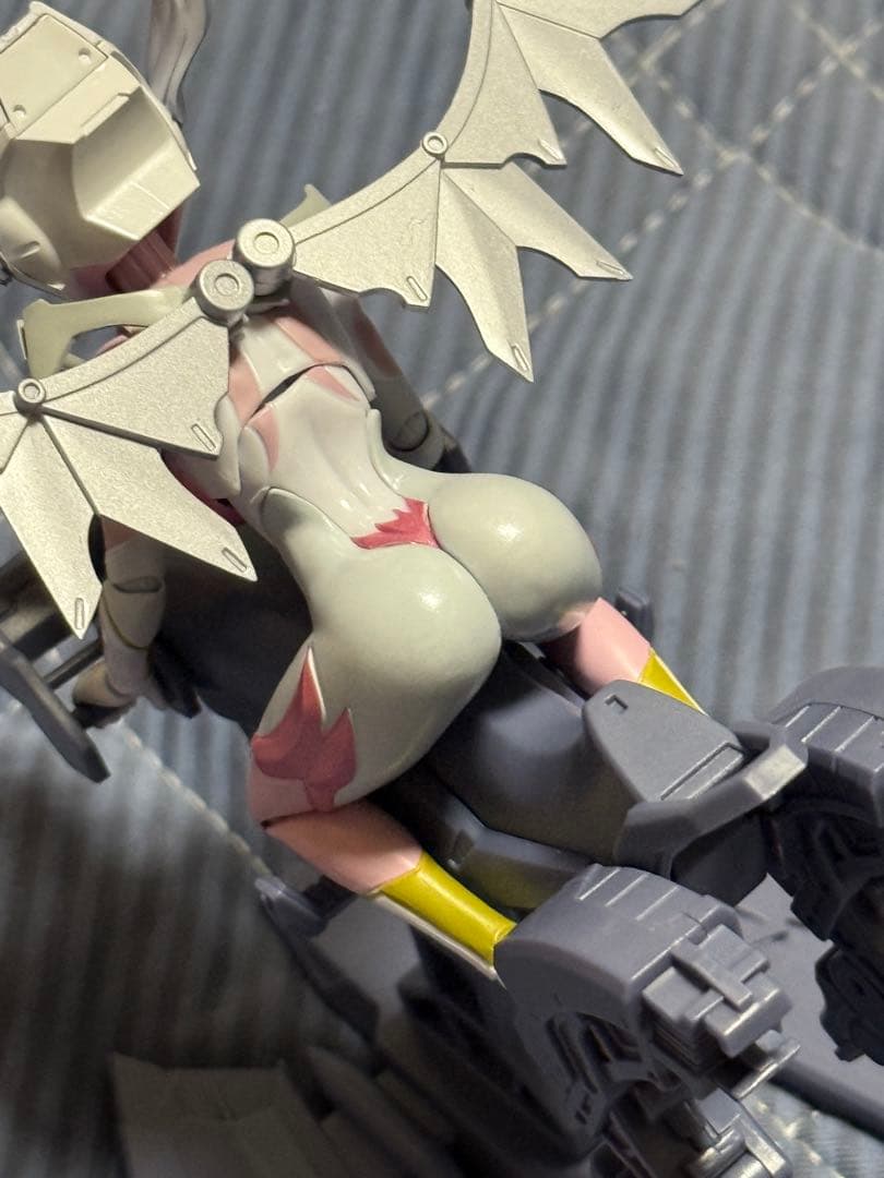 ラクス・クライン パイロットスーツ フィギュア