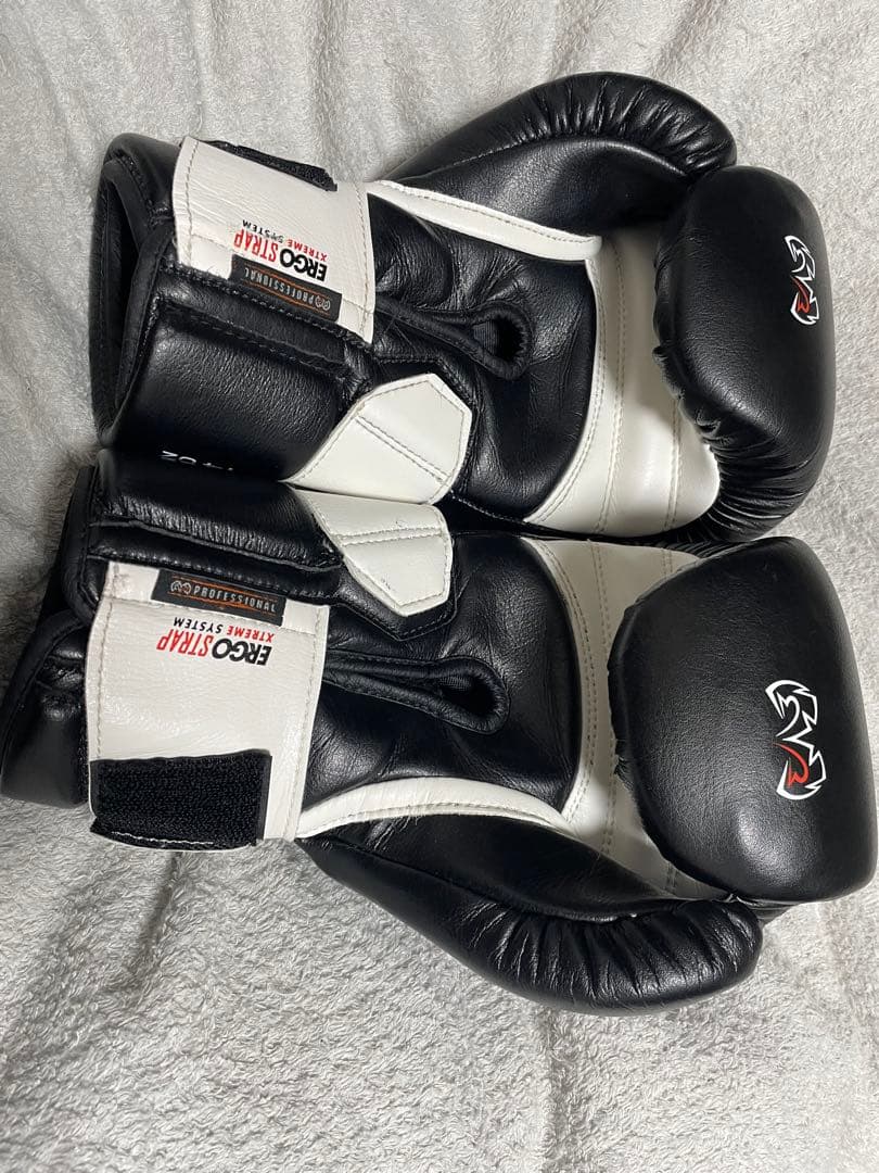 RIVAL RS2V スパーリンググローブ