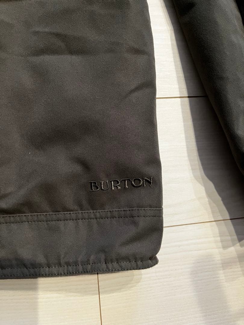 BURTON フード付きスノーボードウェア　カーキ色ジャケット