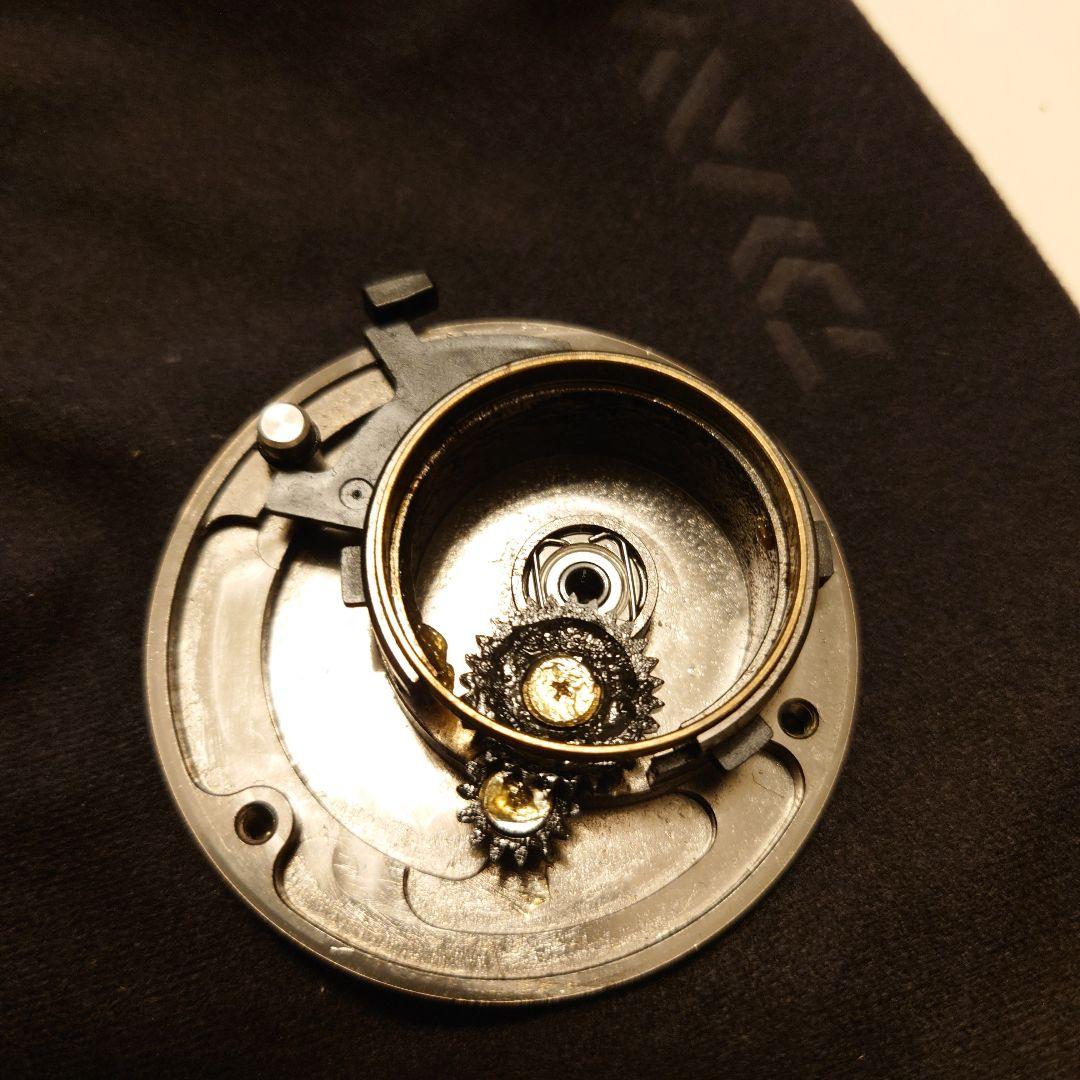 ソルティガbj 右ハンドル ベイトリール 4.9ギア比