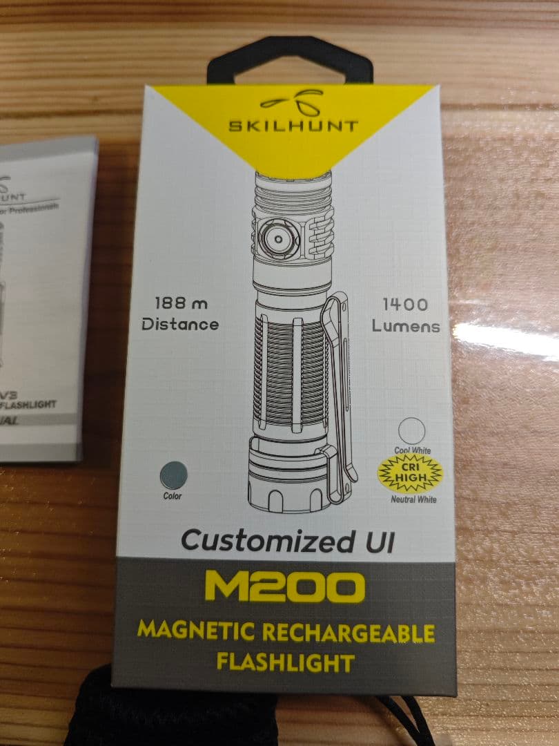 LEDライト USB磁気充電 耐水 マグネットスタンド 付属品多数 美品