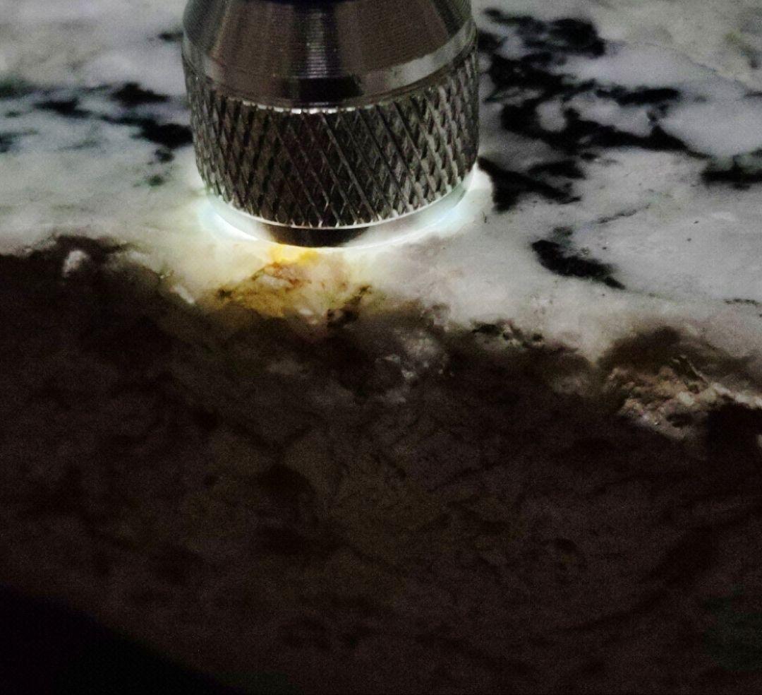 ★翡翠原石★糸魚川硬玉【小滝・川ズレ・転石カット3.6kg】