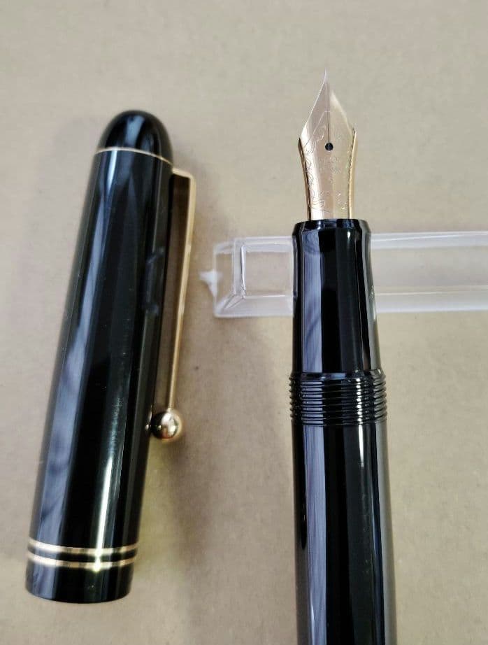 万年筆　パイロット　カスタム67　14K-585 EF　CUSTOM67