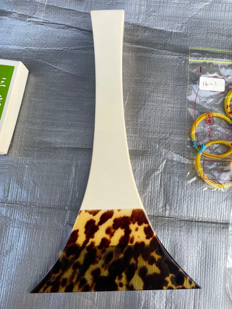 紅木三味線 ケース付 付属品一式 現状品