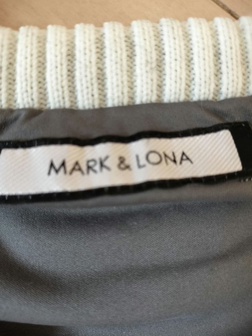 マークアンドロナ♥️防風裏地付きニット