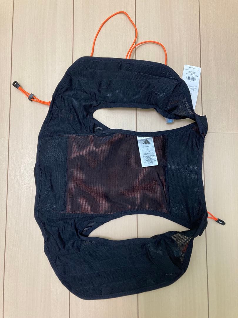 期間限定値下げ　新品未使用　アディダス テックロック ベスト 12L Sサイズ