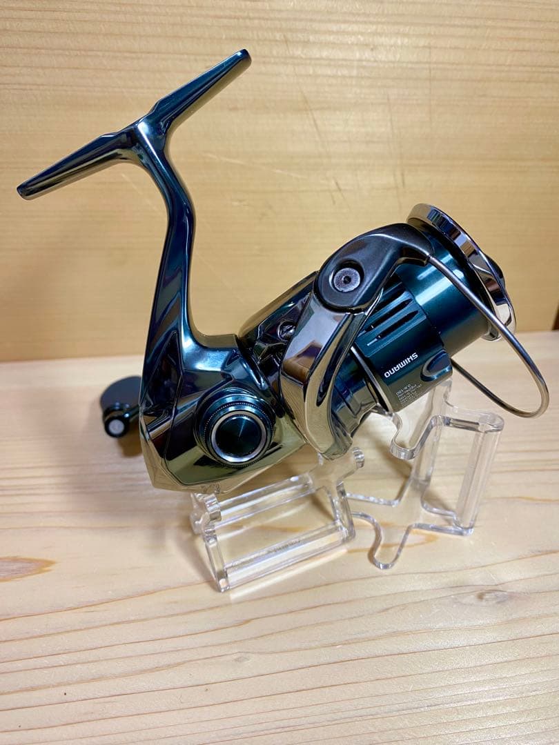 22STELLA スピニングリール C2500S 中古美品