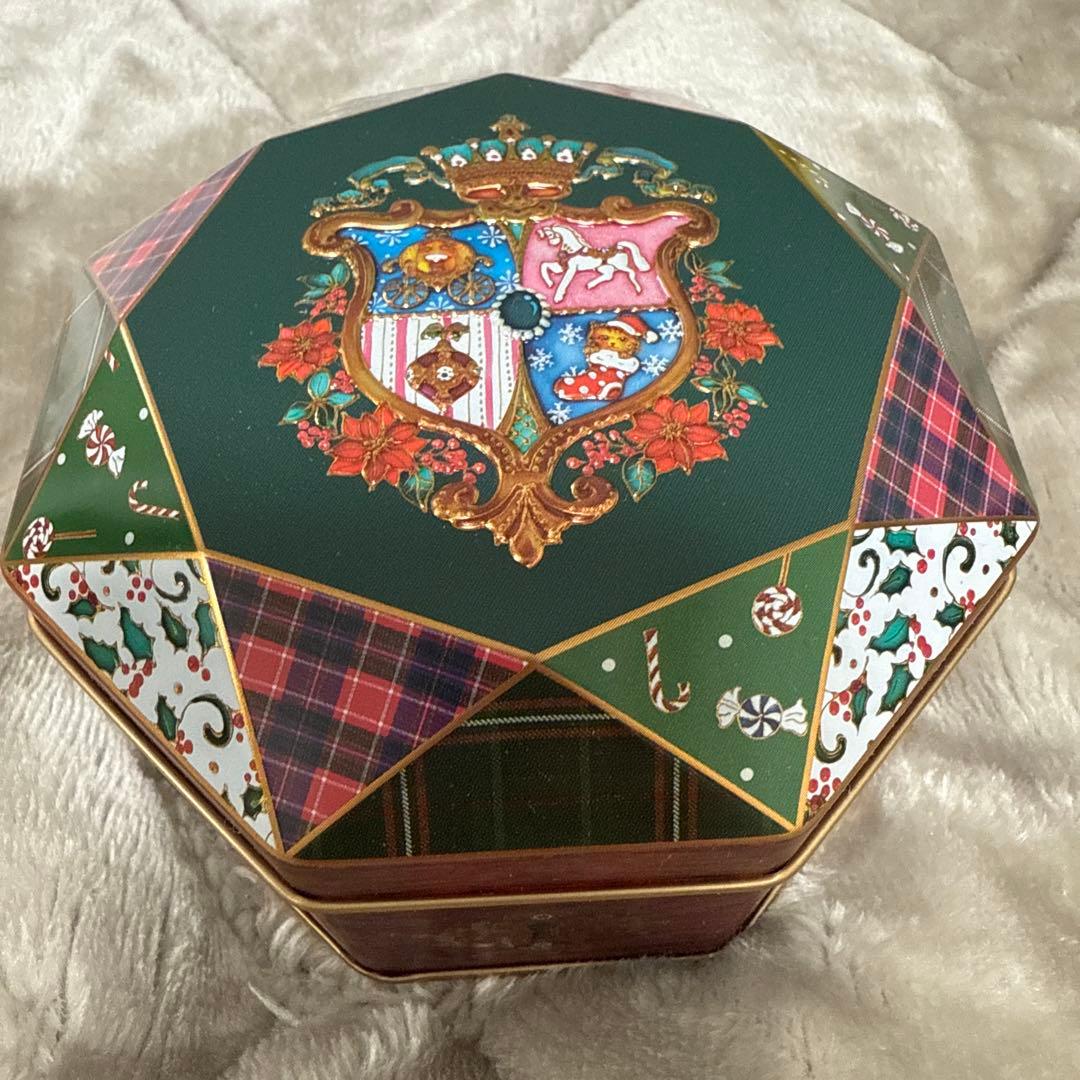 青山デカーボ クリスマス缶 ユニコーン缶 ハローキティ ネコのトランプ缶