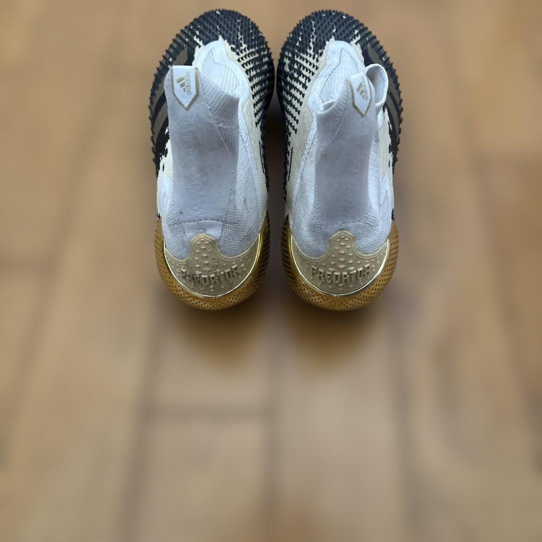 adidas サッカースパイク紐なしFG ホワイト/ブラック/ゴールド