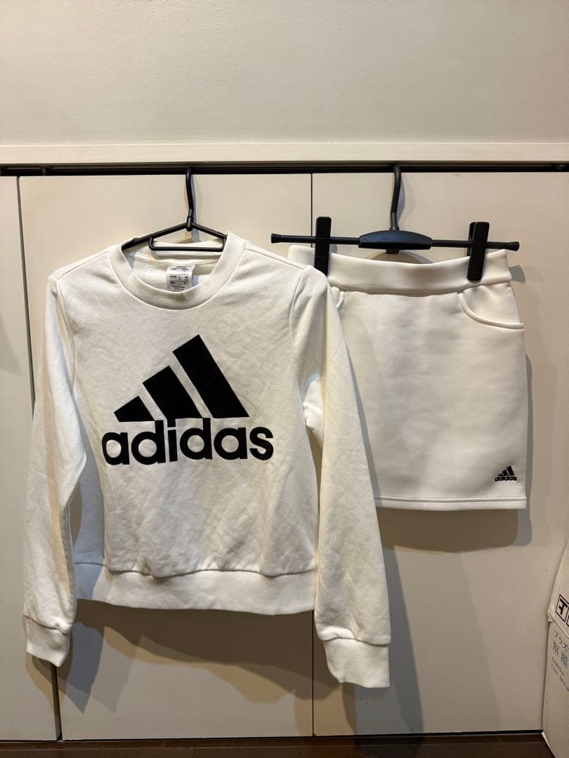 adidas トレーナーとスカートセット