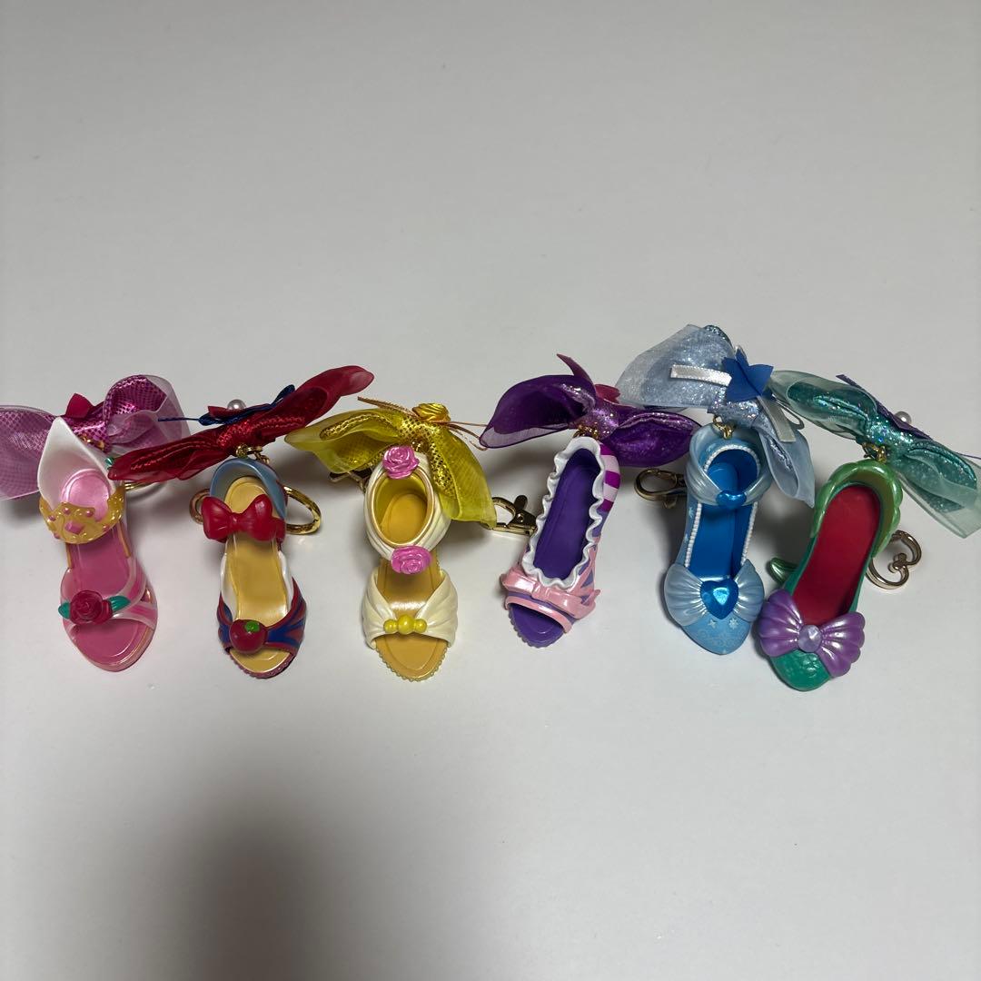 ディズニープリンスハイヒールキーホルダー　6個　オマケ付