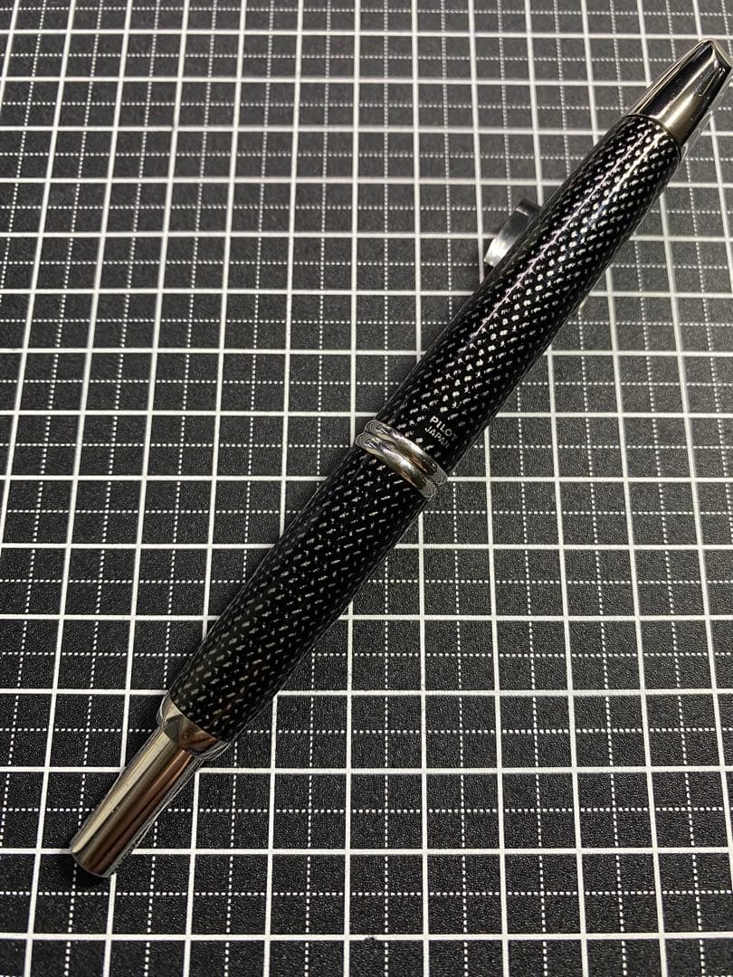 PILOT CAPLESS Kasuri 黒　万年筆　字幅M